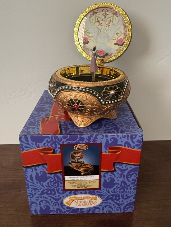 San Francisco Music Box Company Other - Anastasia San Francisco Music Box Company Music Box 1992 - MINT